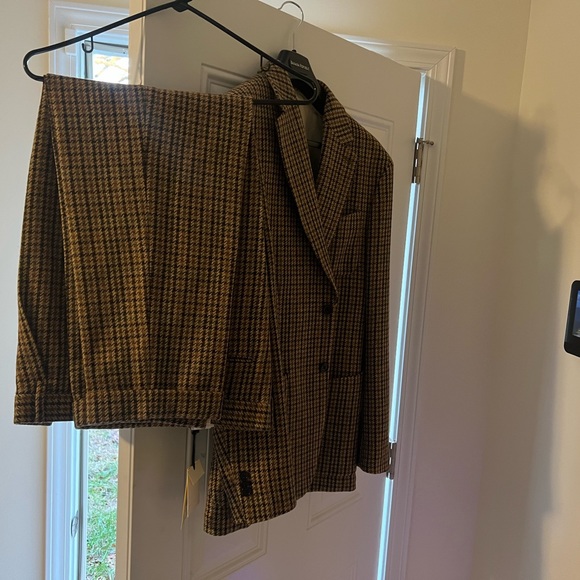 Banana Republic relaxed tapered fit suit. Jacket and pants. - Picture 7 of 9